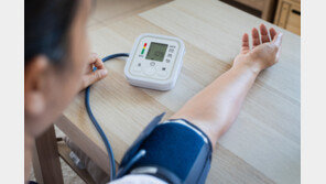 혈압, 정상보다 조금 높아도 치매 위험 껑충 …국내 연구진 첫 규명