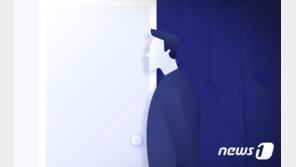 ‘술만 들어가면 스토킹’…수 차례 이웃 여성 현관문 두드린 50대