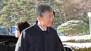 조희대 대법원장, 내란재판부 입장 묻자 “법원장회의서 논의”