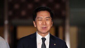 김건희에 명품 가방 선물 김기현 아내 특검 출석