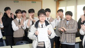 수능 만점자 이하진군 “국어 어려웠지만 포기하지 않고 풀었다”