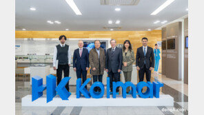 한국콜마, 독일 슈뢰더 전 수상·UAE 관계자 세종공장 방문… 신규 사업논의