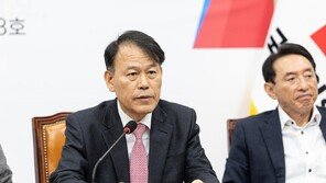 윤한홍, 장동혁 면전서 계엄 사과 요구 “똥 묻은 개 안돼”