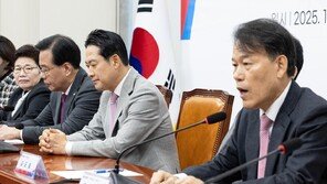 ‘원조 친윤’ 윤한홍, 장동혁 면전서 “똥 묻은 개가…” 직격