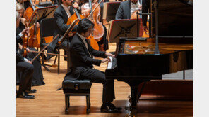 무서운 집중력으로 재즈의 결 온전히 살린 임윤찬의 라벨