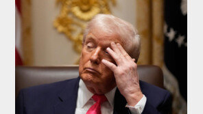 美 청년 64% “미국 민주주의 위기”