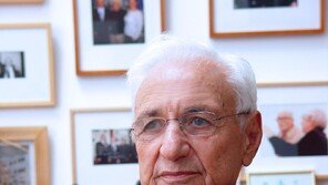 빌바오 구겐하임 설계한 건축가 프랭크 게리, 96세로 별세