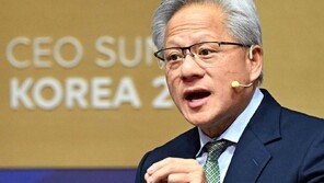 FT ‘올해의 인물 25인’에 젠슨 황 등 선정…한국계 미셸 강도 포함