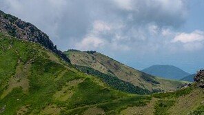 “지하 410㎞ ‘젖은 마그마’ 솟구쳐 생성” 한반도 화산 기원설 나왔다