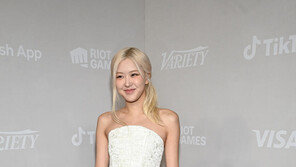 “울지마! 정신 차려” 美 시상식서 케데헌 가수 수상 소감에 ‘폭소’