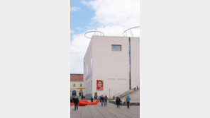 한 걸음에 에곤 실레, 두 걸음에 클림트… 도나우강 따라 유럽이 흐른다