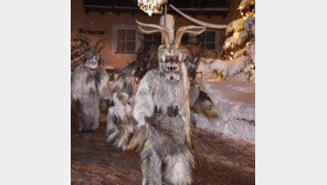 오스트리아 겨울엔 “울면 안돼”… 뿔 달린 악마에게 혼쭐날 수도