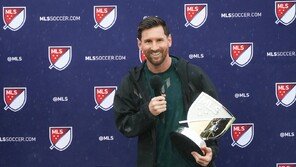‘축구의 신’ 마이애미 메시, MLS 역사상 처음 두 시즌 연속 MVP