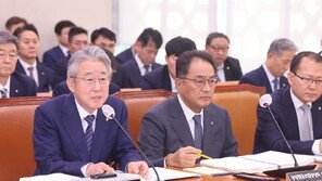 [단독]“회장님 지킬 게 많죠?” 문자 보낸 그 업체… 농협, 내년에도 계약한다