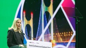 IOC, ‘여성 성전환 선수’ 제한하나…새로운 성별 규정 추진