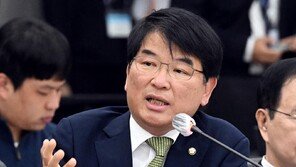 ‘보좌관 성추행’ 박완주 전 의원, 대법서 징역 1년 확정