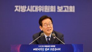 李대통령 지지율 2주새 4%P 올라 62%…민주 44%·국힘 20%