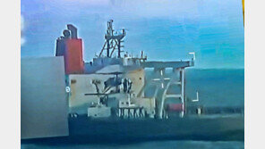 美, 이번엔 베네수엘라 유조선 나포…‘석유 의존’ 마두로 돈줄 끊기 포석