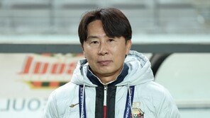 김기동 감독 “여기서 멈추지 않아…내년엔 더 강한 FC서울”