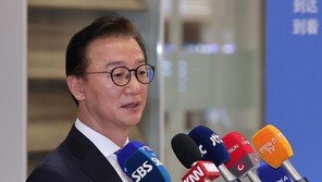 통일교 ‘해저터널 청탁’ 당시… 전재수, 오거돈 선대위장 맡아