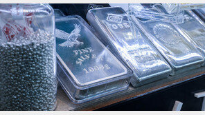 은값 폭등에 60% 수익 낸 개미, 익절 때 왔나…“○○ 해소 땐 급락 위험”