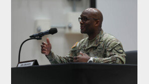 주한미군사령관 “李 임기내 전작권 전환 목표 도달 못 할 수도”