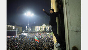 “시민들 뜻 존중해야”… 불가리아 총리, ‘Z세대 주도’ 시위 여파에 전격 사퇴