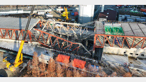 “추우면 콘크리트 얼어 구조 더 힘든데…” 애타는 매몰자 가족들