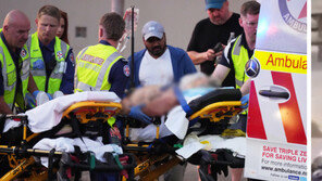 호주 해변 유대인 행사에 총격, 12명 사망… 시민이 범인 맨손 제압