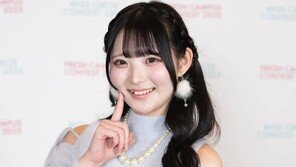 올해 ‘일본에서 가장 귀여운 신입생’으로 뽑힌 여대생