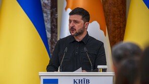 젤렌스키 “안보 보장 시 나토 가입 포기”…영토 양보는 거부