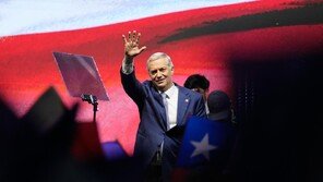 ‘칠레의 트럼프’ 카스트 대선 승리…중남미 ‘블루타이드’ 재확인