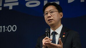 배경훈 부총리 “AI 거품 절대 안와…세계 10위권 AI모델 내년 탄생”