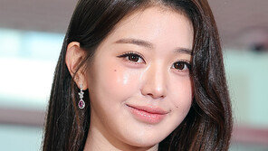 억소리 나는 조공, 이제 그만…아이브, 팬 선물 정중히 거절