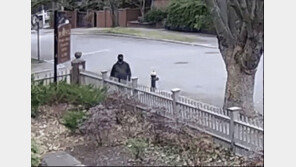 ‘11명 사상’ 美브라운대 총격범 오리무중…FBI, CCTV 영상 공개