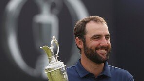 셰플러, 우즈 이어 두 번째로 4년 연속 PGA 투어 올해의 선수