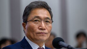 이학재 인천공항사장 “靑, 정기인사 미루라 지시하며 퇴직 압박”