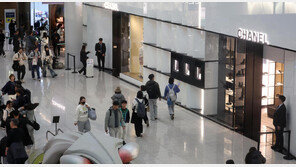 계륵 된 면세점… 올해 매출 16% 뚝