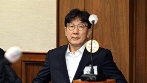 ‘통일교 1억 수수 혐의’ 권성동 징역 4년 구형