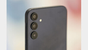 스마트폰 부품 D램·AP 비싸져…내년 출하량 줄 듯