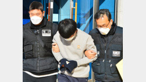 “신이 어머니 보호할 것” 모친 흉기 살해, 30대 구속 송치