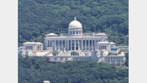 경찰, 통일교 천정궁 압수수색 사흘 만에 재방문…자료 임의제출 요구