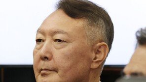 尹 “계엄은 국가위기 알리는 북 치기” 또 궤변