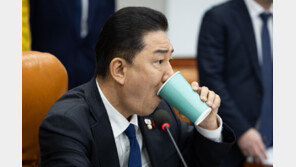 與 “법왜곡죄-법원행정처 폐지 내년 설前에 처리”