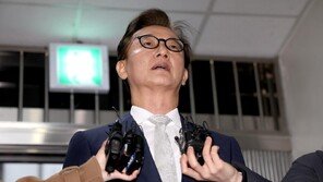 [속보]전재수 경찰 출석 “차라리 현금 200억 받았다해라…통일교 불법 금품수수 결단코 없어”