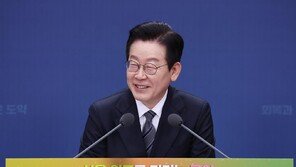 李대통령 “北, 남쪽이 북침할까 걱정…탱크 넘어올까 방벽 쌓아”