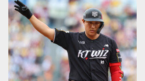KT 황재균, 현역 은퇴 결정…20년 프로 생활 마무리