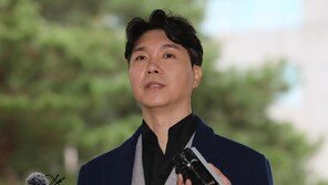 ‘수십억 횡령’ 박수홍 친형 2심서 징역 3년 6개월…법정구속
