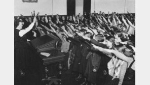 [책의 향기]나치도 불사르지 못한 6만 권… 휴머니스트가 지켰다