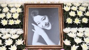 “배우 윤석화, 통영국제음악제 탄생 이끌고 기반 다지는데 중요 역할”